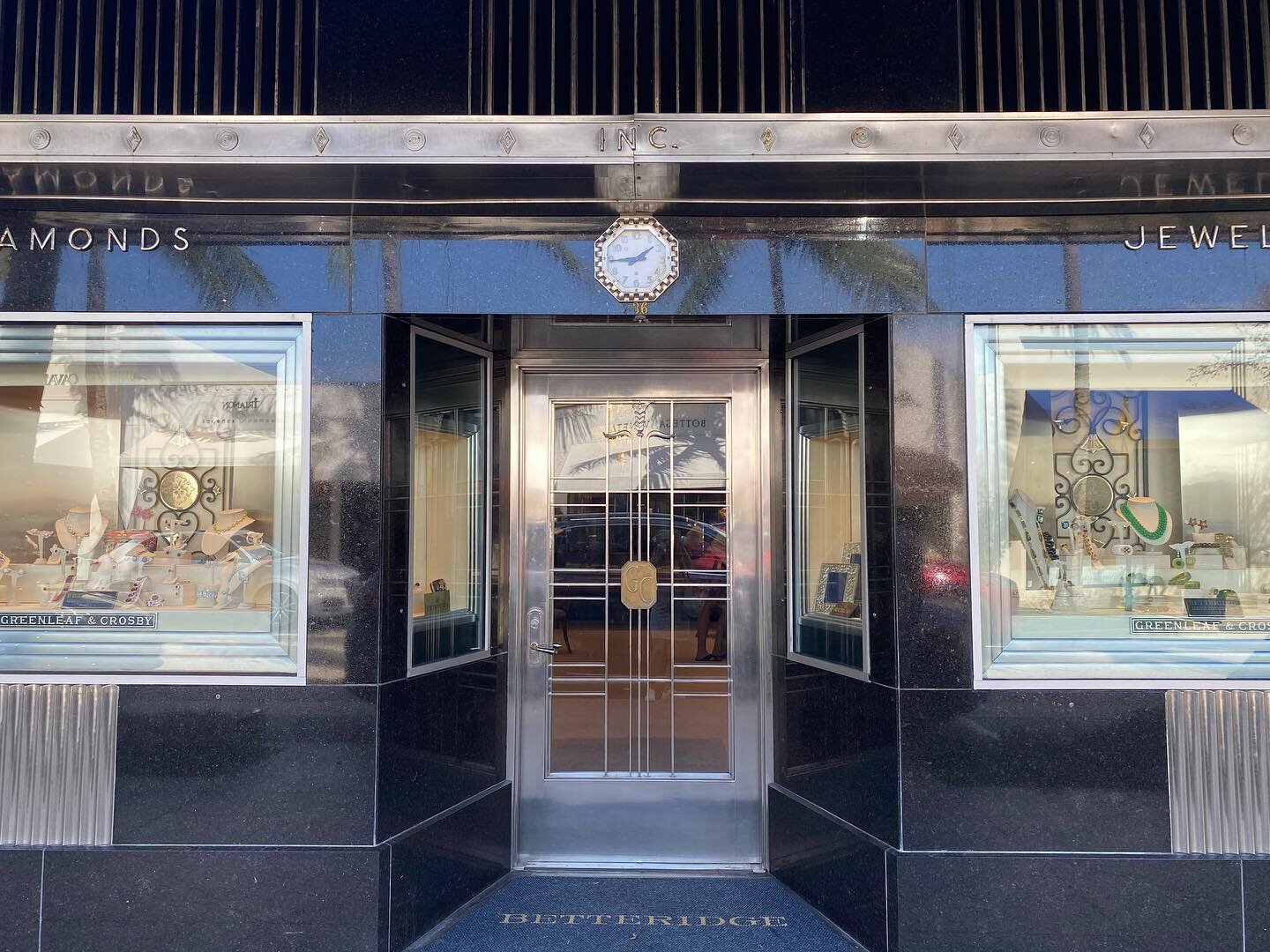 Art Deco Palm Beach as seen on Worth Ave. The symmetry, ribbed metal and abstract decoration of circles and diamonds on the banding are all stable features of the Art Deco architectural movement. The technological advancements of the ‘20s throu