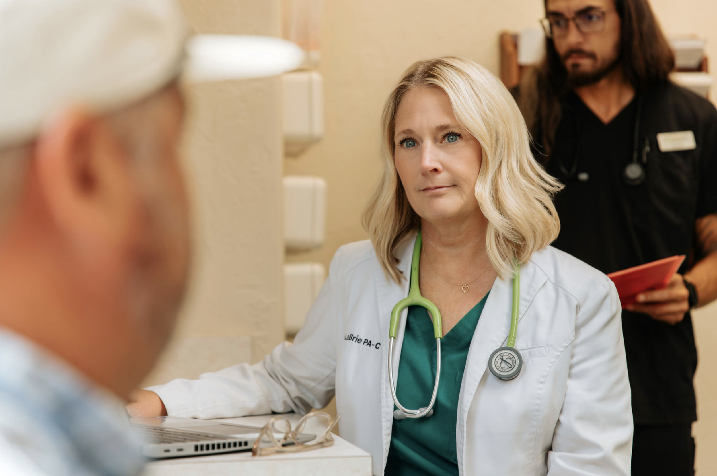 How hormone replacement therapy in OKC works and who can benefit from it.