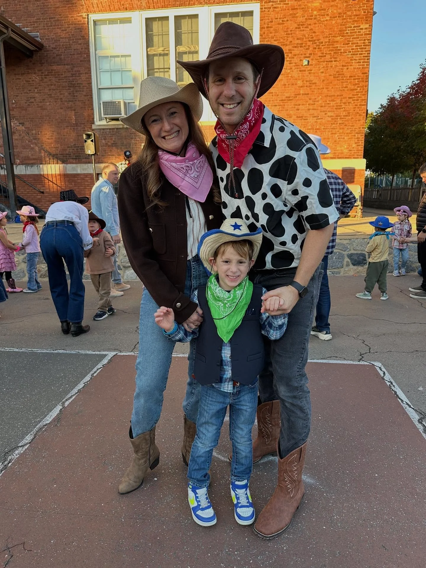 Nothing but smiles and swings! 🤠 Our kindergarteners rocked the blacktop this evening for the annual Chatsworth Square Dance — a fall favorite filled with laughter, music, and community spirit. 🌟 Thank you to our wonderful parent volunteers f