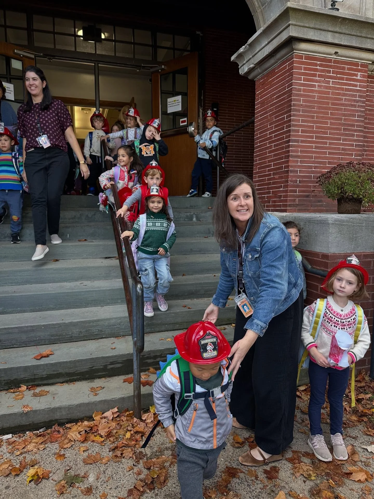 Our kindergarteners are living their best lives this week! Square dancing Tuesday 🤠, fire trucks Wednesday 🚒, and now it’s the parents’ turn with Kindergarten Cocktails Friday 🍹—we’ve all earned it! If you haven’t alr