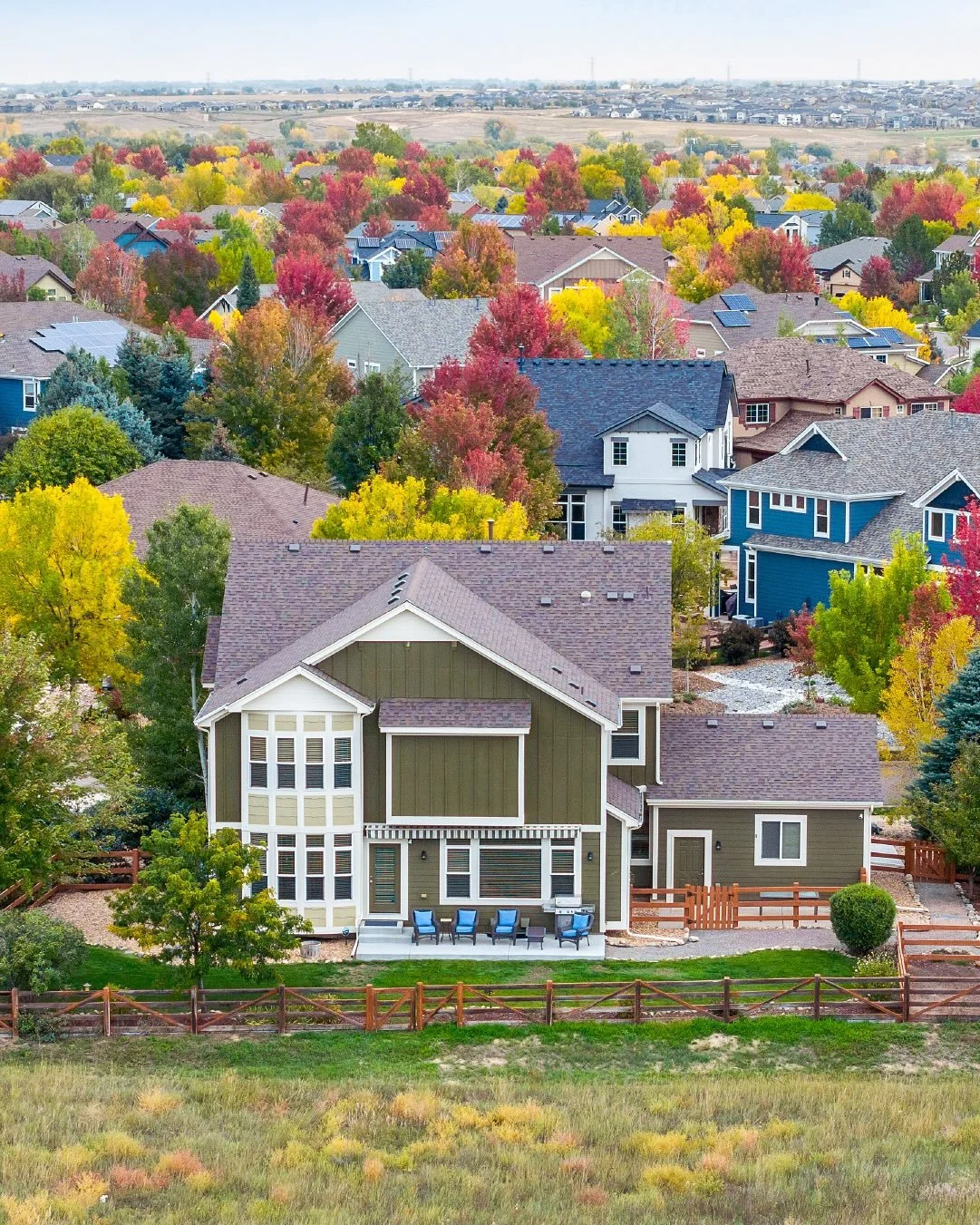 ✨Just Listed! ✨

Breathtaking mountain views envelop this Cottonwood Vista home. // 936 weston circle // cottonwood vista // listed by @milehimodern for $1,250,000

  #milehimodern #mhmhomes #thecoolesthomesintown #936westoncir #cottonwoodvista