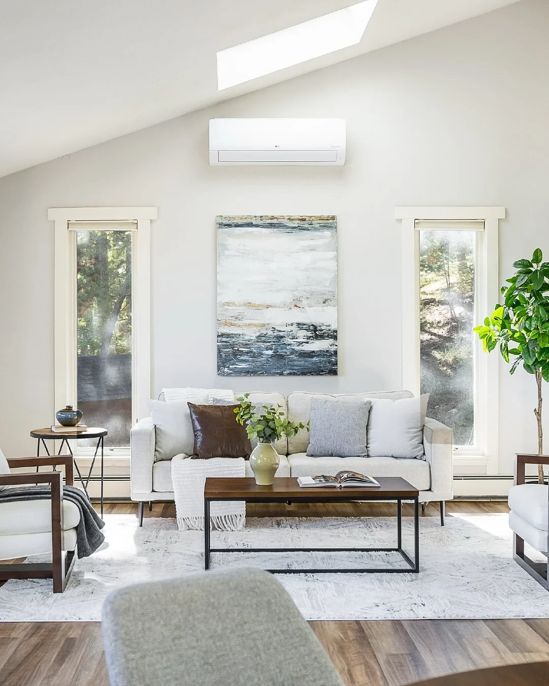 ✨Just Listed! ✨

Perched in the peaceful foothills of Boulder Heights, this private mountain retreat offers a rare balance of serenity and convenience just moments from downtown Boulder. // 74 sky trail road // boulder heights // listed by @milehimod