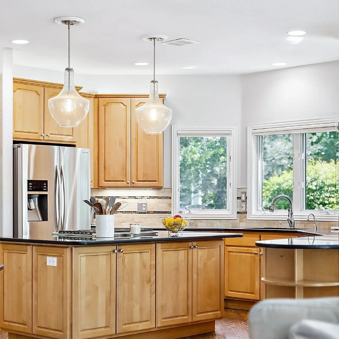 ✨Coming Soon in Indian Peaks! ✨

Experience the epitome of illuminated elegance in this exceptional Indian Peaks home. // 535 sawtooth point // indian peaks // just listed by @milehimodern for $1,699,000

#mhmhomes #milehimodern #thecoolesthomesintow