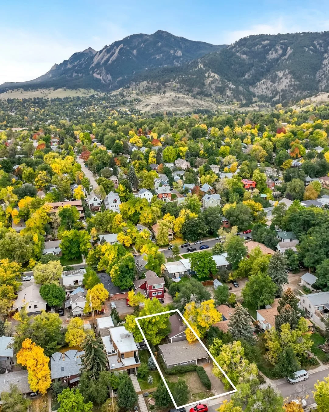 Fabulous new opportunity near North Boulder Park! ✨✨

Coveted North Boulder living is found in this exceptional opportunity for an artful reimagination or a custom-crafted home. // 780 alpine avenue // north boulder // listed by @milehimodern for $1,