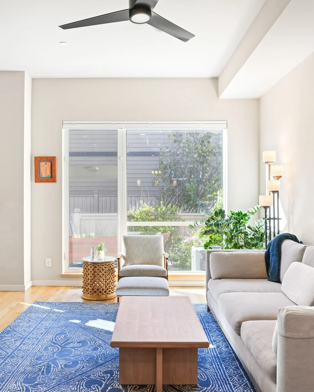 ✨Just Listed! ✨

Framed by inspiring views of the Flatirons, this turnkey Northfield Village townhome fuses refined comfort with effortless Boulder living. // 4190 longview lane // northfield village // listed by @milehimodern for $869,000

  #milehi