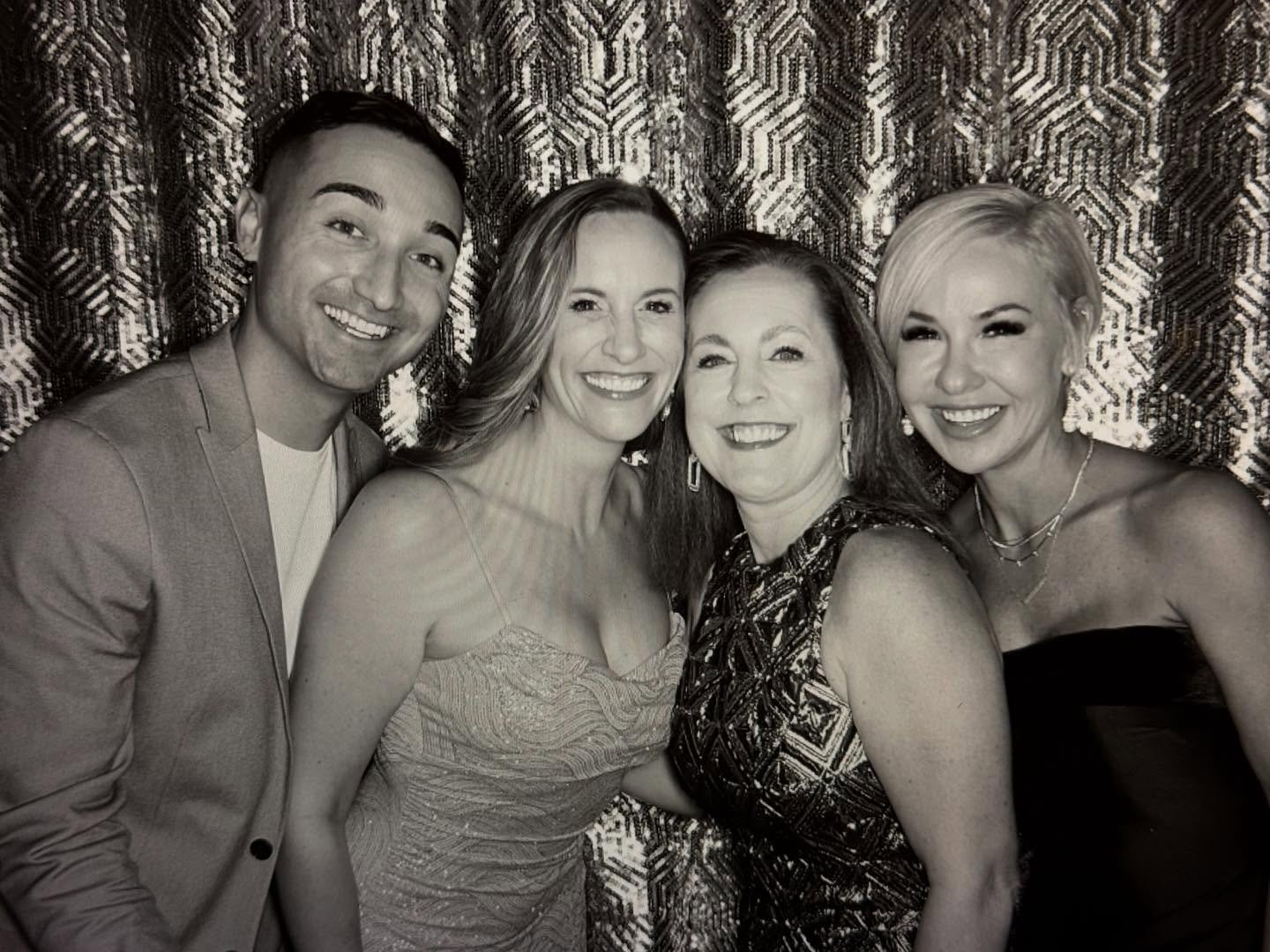 Another unforgettable @milehimodern holiday party! One of my favorite nights of the year celebrating with our incredible agents, staff, and leadership team.  So grateful to truly love the people I work with. 💃🕺🥂

#milehimodern #thecoolestbrokersin