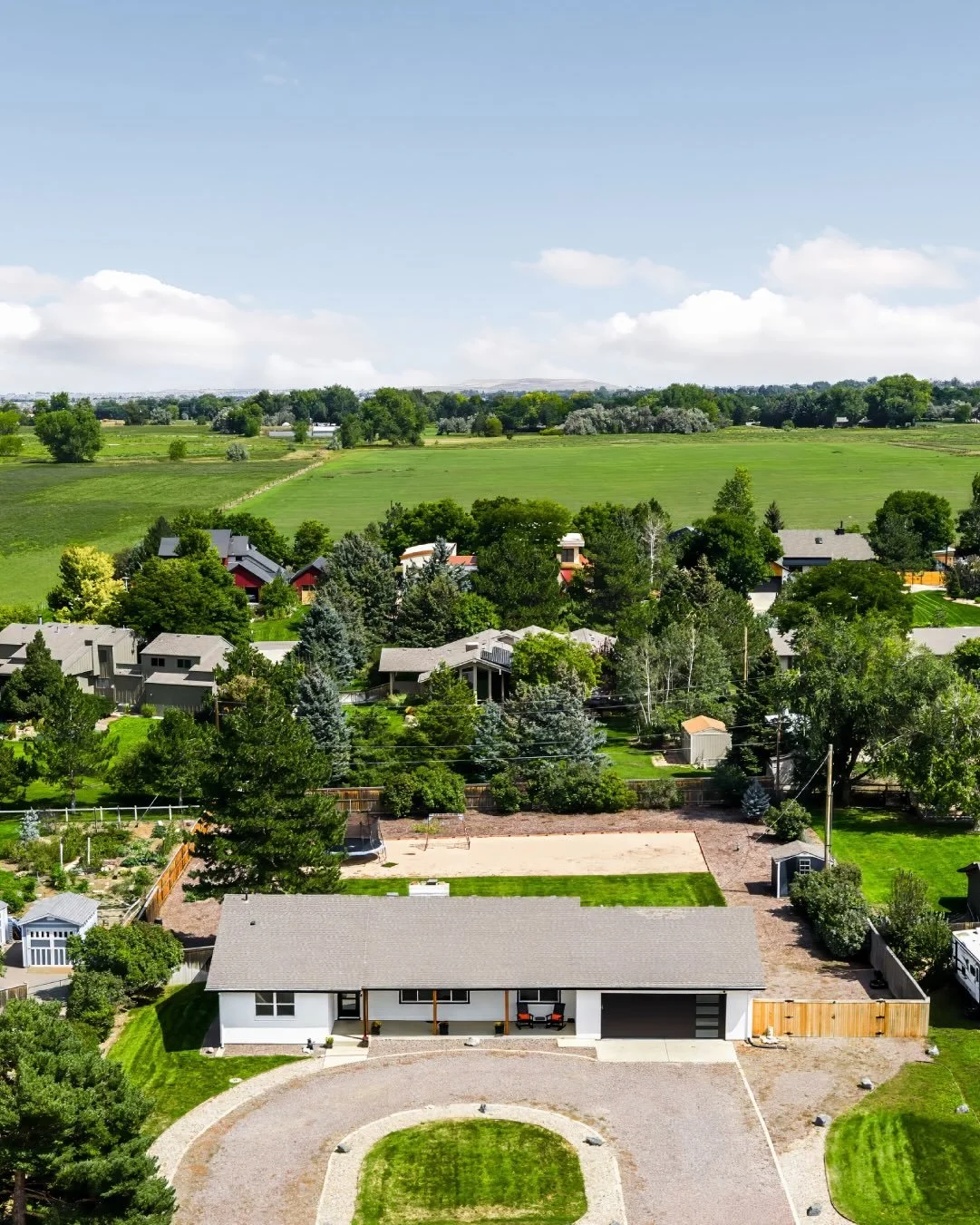 Incredible price in one of my favorite neighborhoods! ✨✨

Perfectly situated in coveted Park Lake, this ranch-style home offers a rare blend of timeless character and thoughtful updates. // 2260 placid drive // park lake // listed by @milehimodern fo