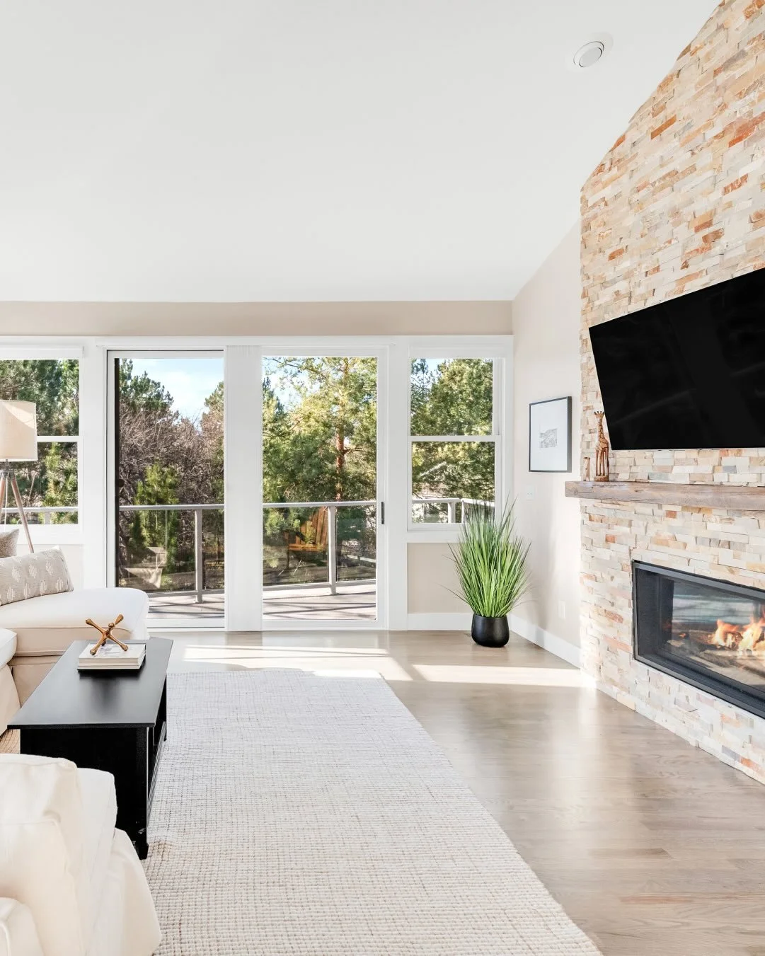 ✨Coming Soon! ✨

Nestled on a quiet cul-de-sac in Country Club Estates, this Gunbarrel residence embodies privacy, elegance and thoughtful modernization. // 5249 quail hollow court // gunbarrel // listed by @milehimodern for $1,650,000

#milehimodern