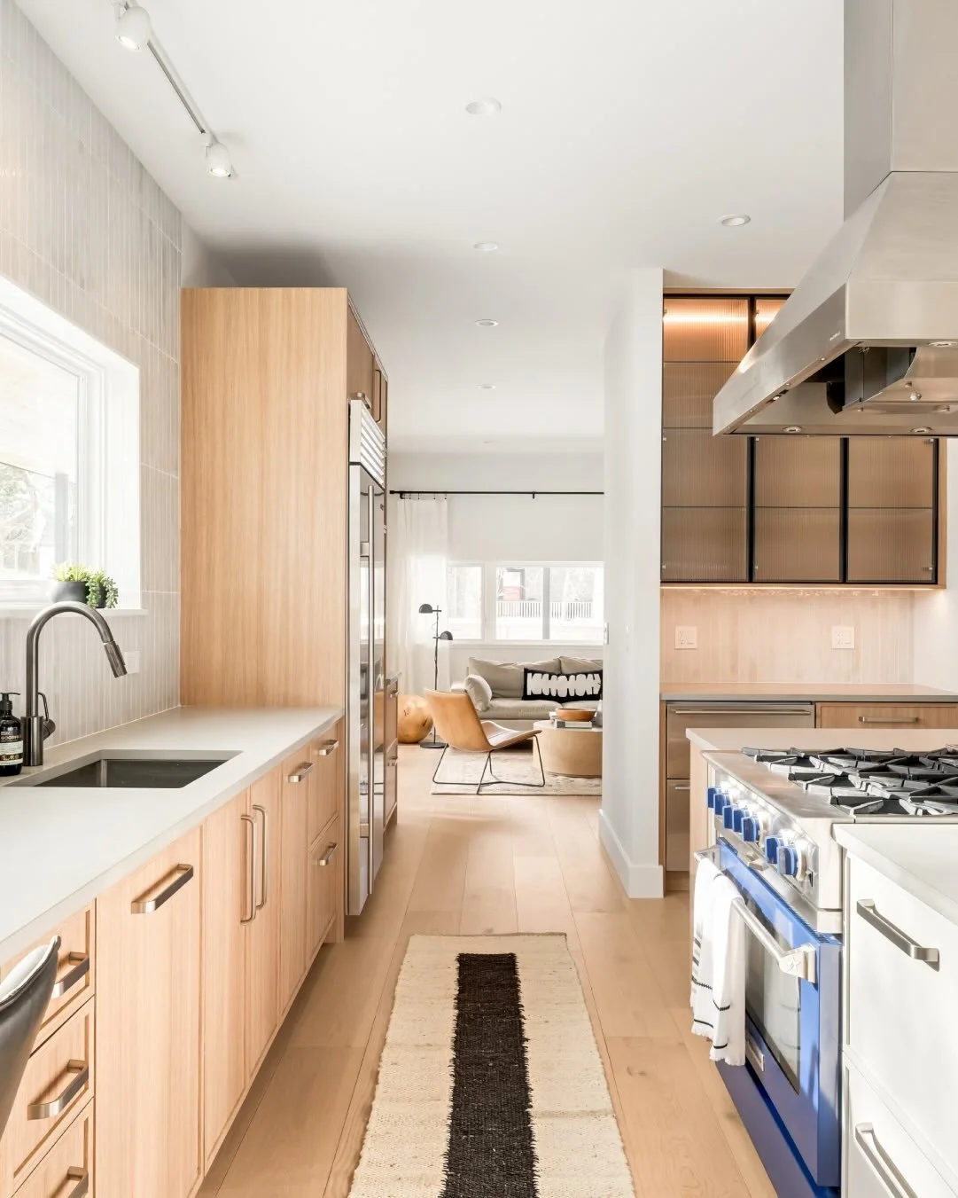 ✨ Just Listed! ✨

Poised on a picturesque corner lot framed by mature trees and mountain views, this Rose Hill residence embodies the art of modern Boulder living. // 810 college avenue // rose hill // listed by @milehimodern for $3,500,000

#milehim