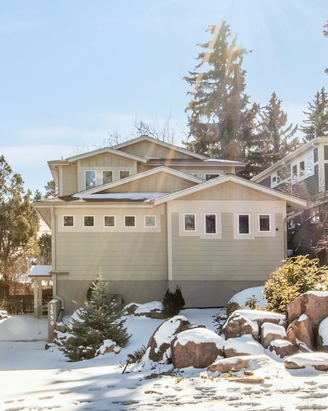 ✨Just Listed! ✨

Nature and design exist in effortless balance in this Upper Chautauqua retreat showcasing sweeping views of the Flatirons. // 1550 bluebell avenue // upper chautauqua // listed by @milehimodern for $1,645,000

#milehimodern #mhmhomes