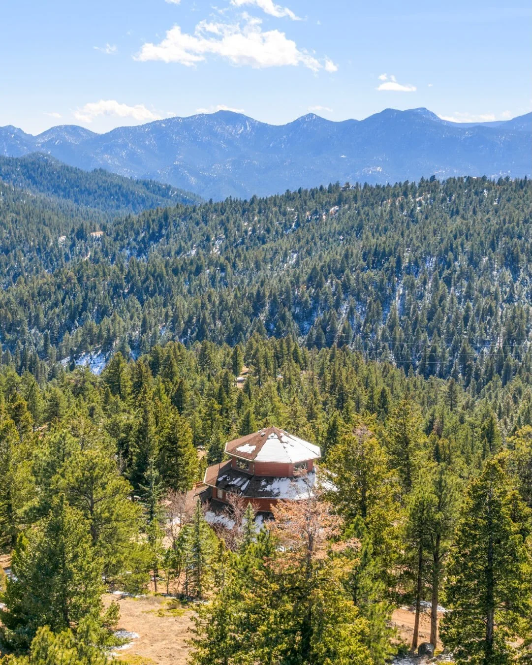✨Just Listed! ✨

Perched above Boulder at the end of a private dead-end drive, this one-of-a-kind octagon-shaped residence on 10.25 acres delivers an exceptional living experience. // 5097 flagstaff road // walker ranch // listed by @milehimodern for