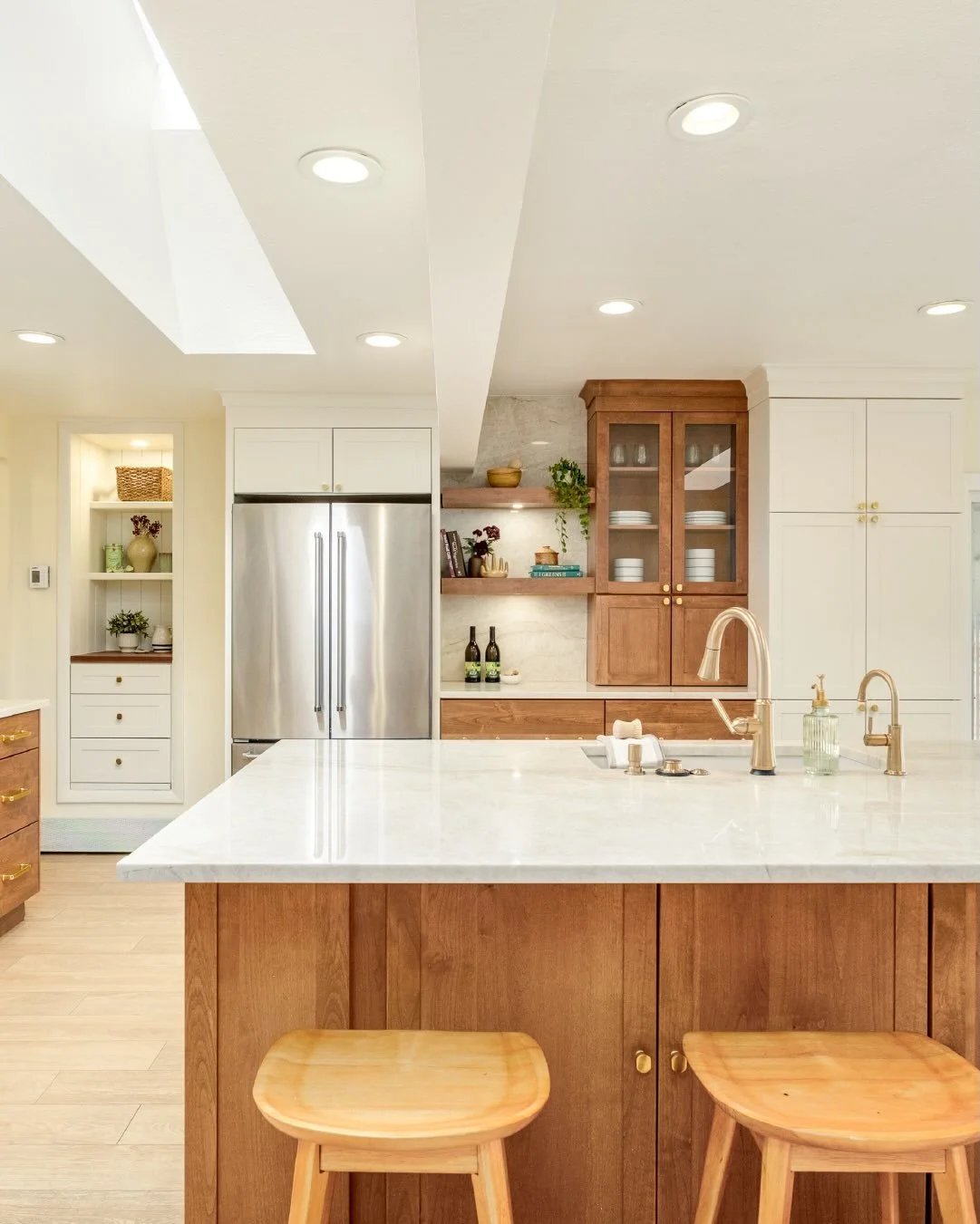 ✨Just Listed in Louisville! ✨

This beautifully reimagined home in Louisville offers a rare blend of thoughtful design and modern efficiency just moments from the charm of Old Town Louisville. // 1608 longs peak drive // scenic heights // listed by @