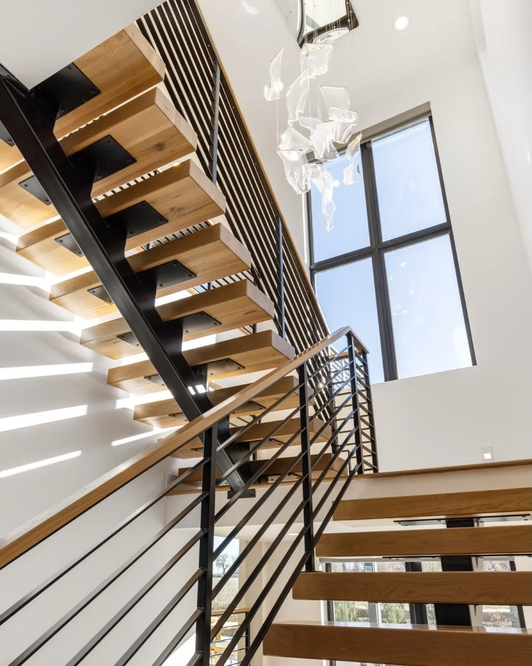 ✨Just Listed! ✨

Perched along open space with sweeping views of the foothills, this stunning Somerset Meadows residence delivers a sophisticated balance of refined luxury and seamless indoor-outdoor living. // 4759 summerlin place // somerset meadow