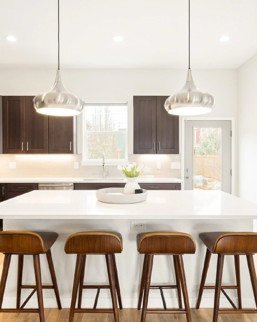 ✨Just Listed! ✨

Framed by breathtaking views of the Flatirons and Longs Peak, this impeccably maintained Erie Village residence offers a rare blend of functionality and inspired design. // 1458 greening avenue // erie village // listed by @milehimod