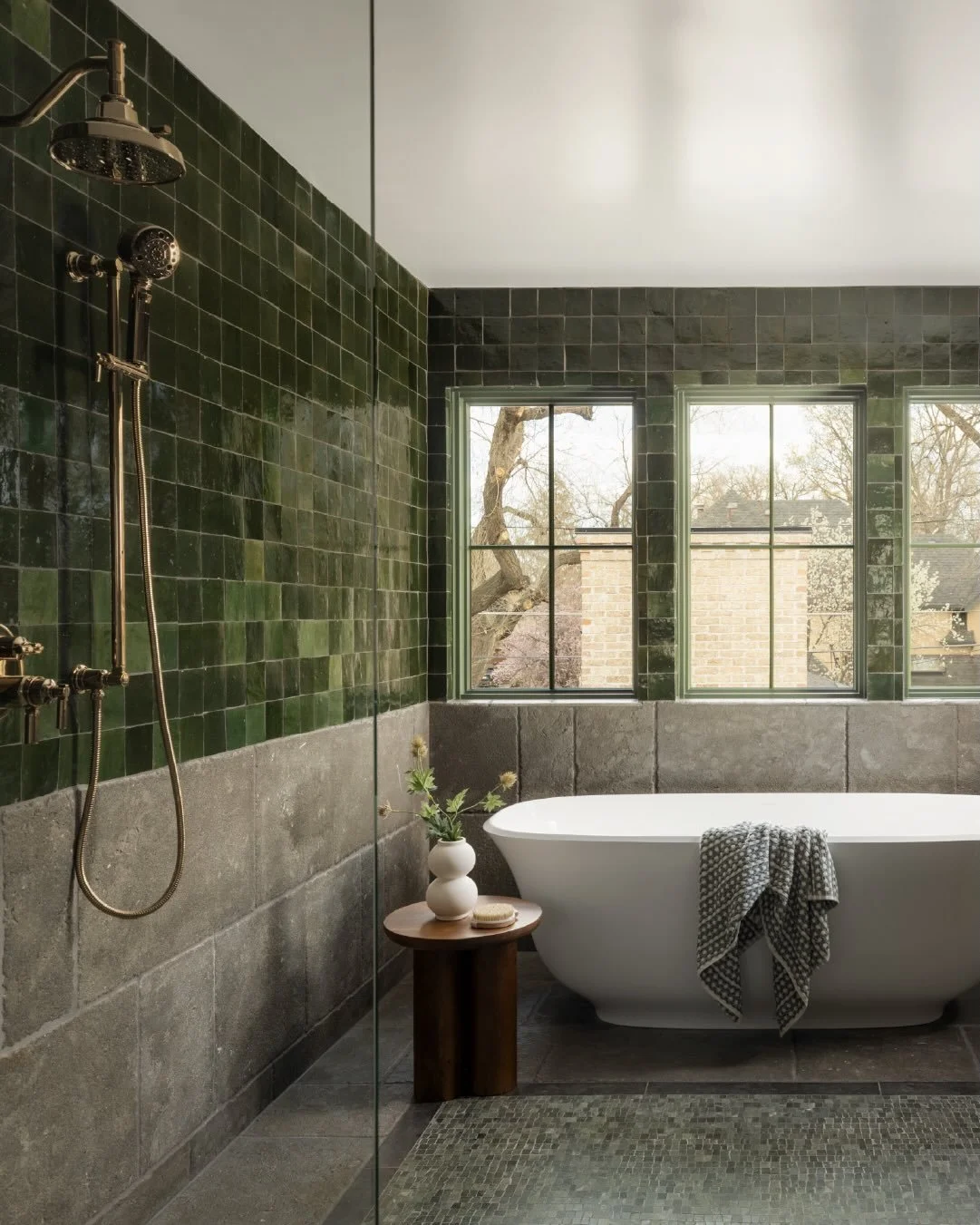 Hello, Gorgeous. ✨✨

Another newly constructed masterpiece by Wells Construction, this Observatory Park residence exudes luxury living at every turn. // 2400 south monroe street // observatory park // listed by @milehimodern for $4,300,000 

 #dreamt