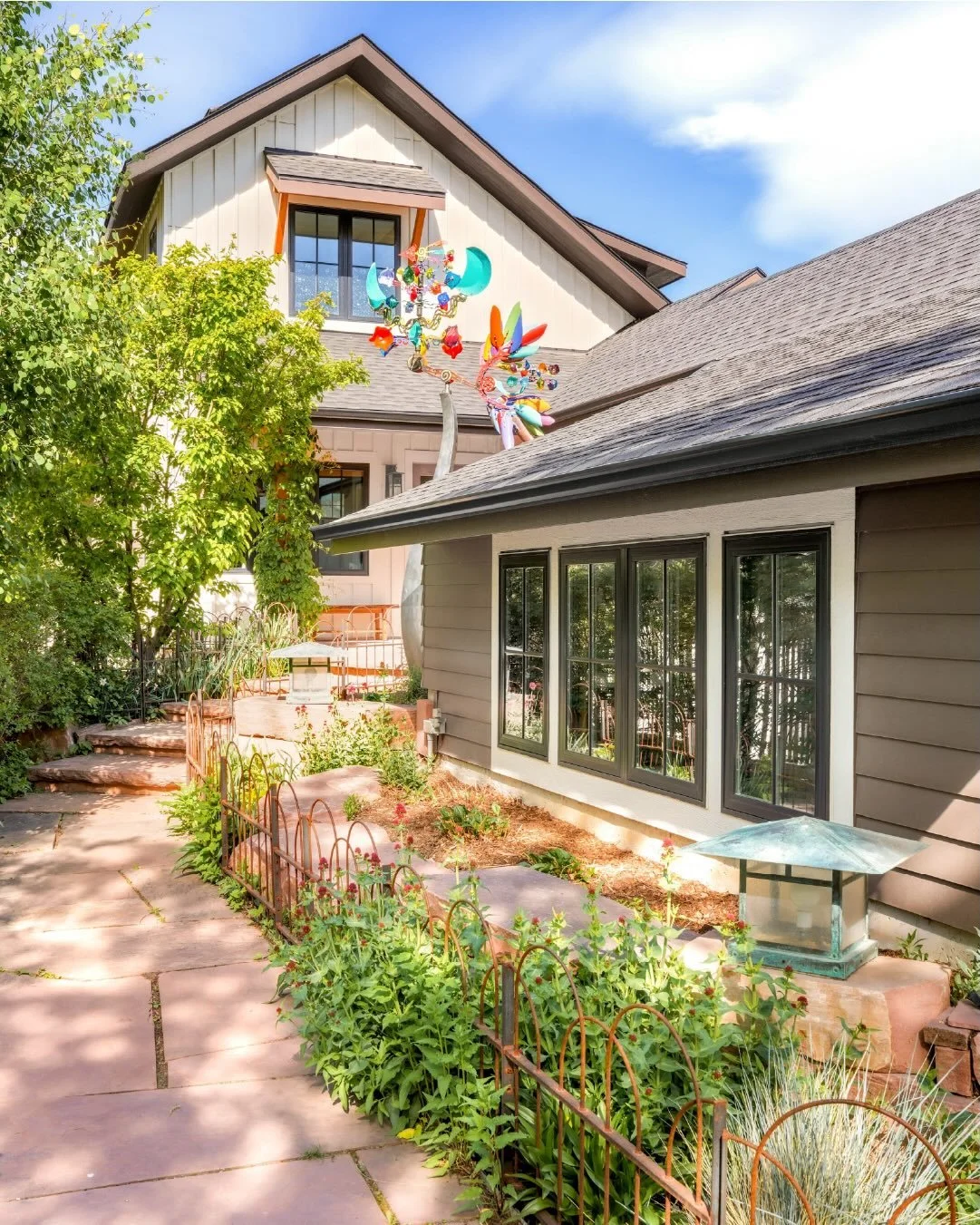 ✨Just Listed! ✨

This architect-designed modern farmhouse offers a rare blend of privacy, income potential and iconic Boulder views in the heart of the Flatirons neighborhood. // 1321 9th street // flatirons // listed by @milehimodern for $2,395,000
