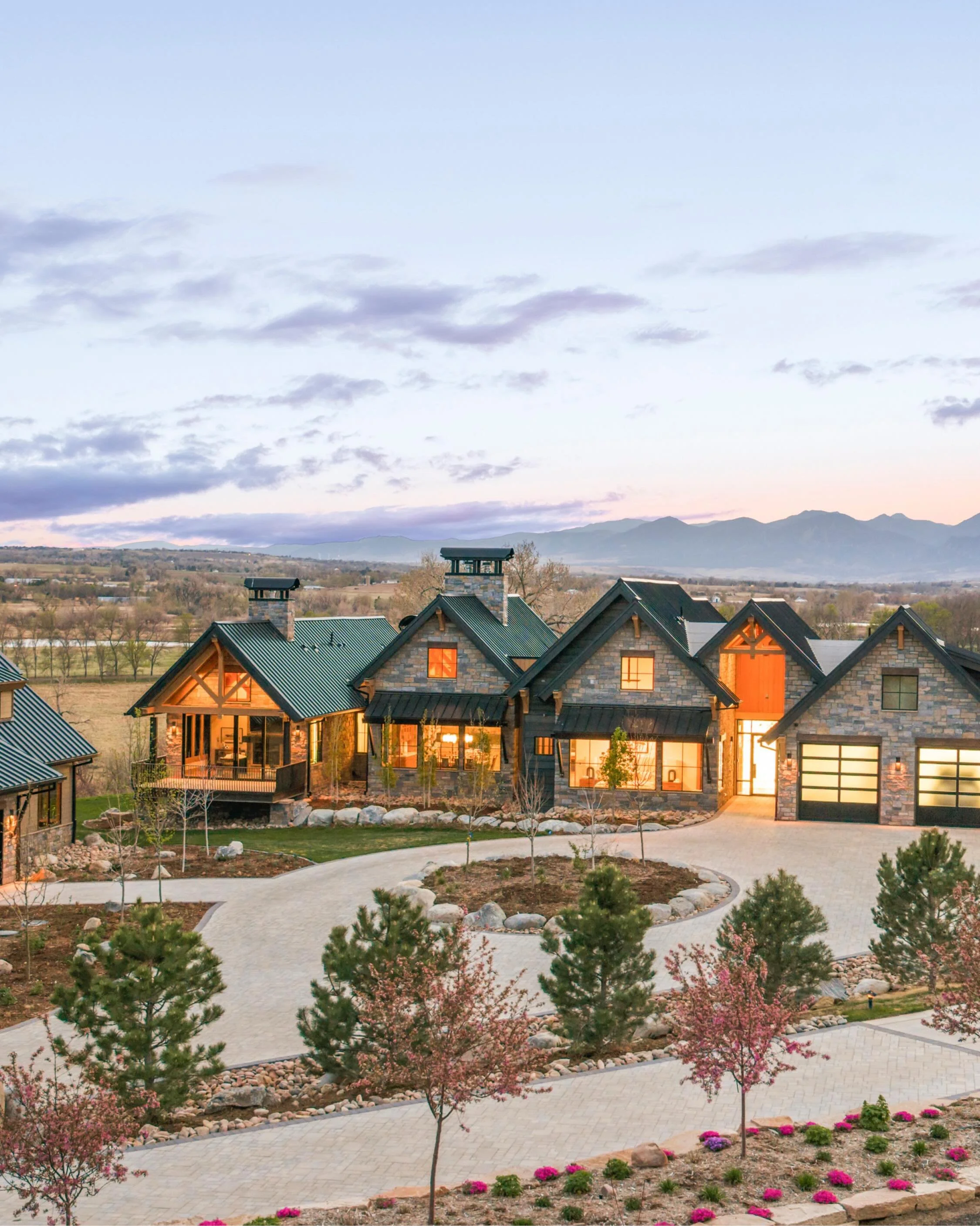 ✨ OBSESSED. ✨

Set within the protected interior of Boulder Valley Farm, 4384 North 95th is a residence defined by land, authorship, and intent. // 4384 north 95th street // boulder valley // listed by @milehimodern for $14,000,000

#milehimodern #mh