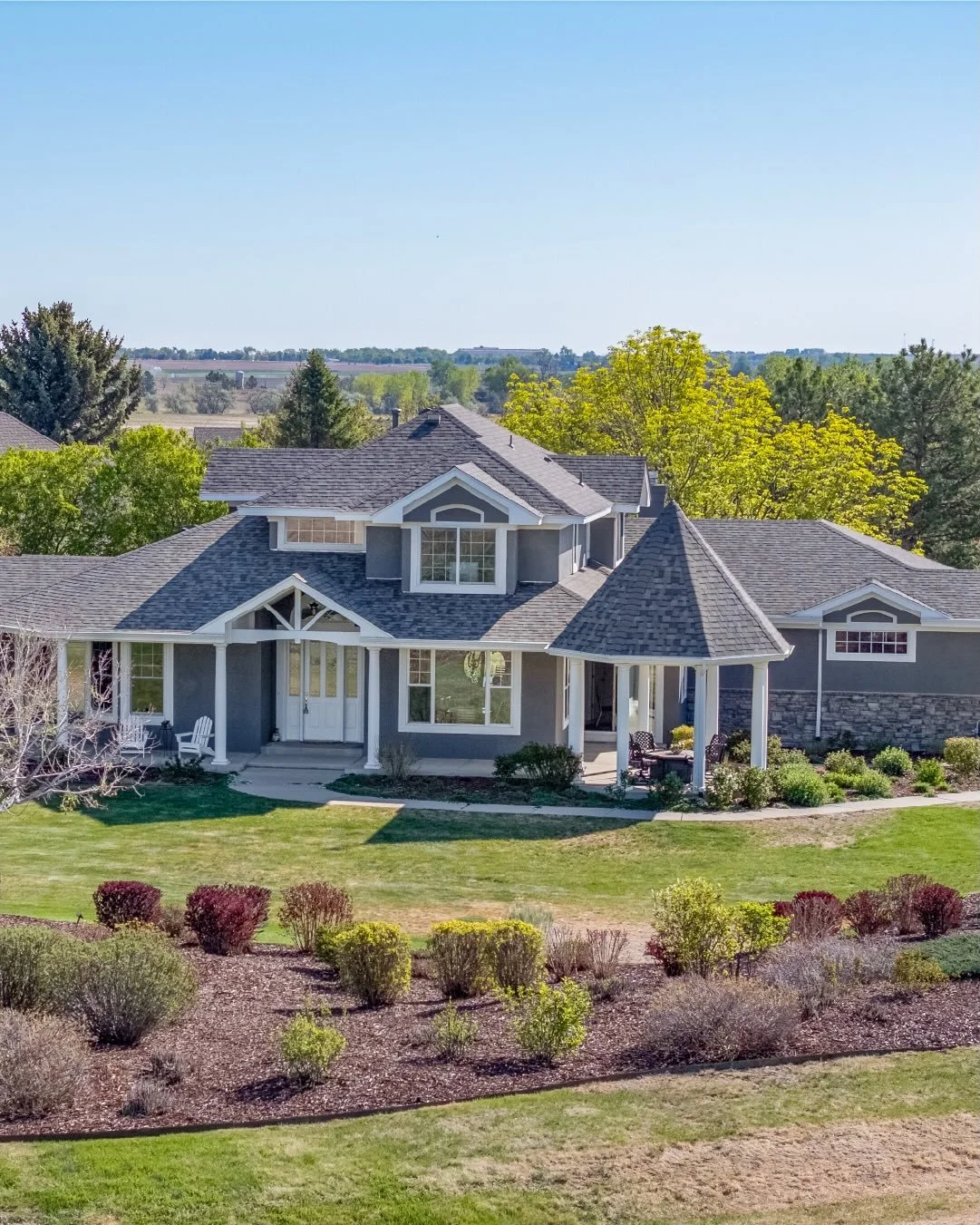 ✨Just Listed! ✨

Unobstructed mountain vistas on 1.5 acres of beautifully landscaped grounds &mdash; this is coveted Colorado living, redefined. // 9055 fieldcrest lane // majestic retreat // listed by @milehimodern for $1,550,000

 

#milehimodern #