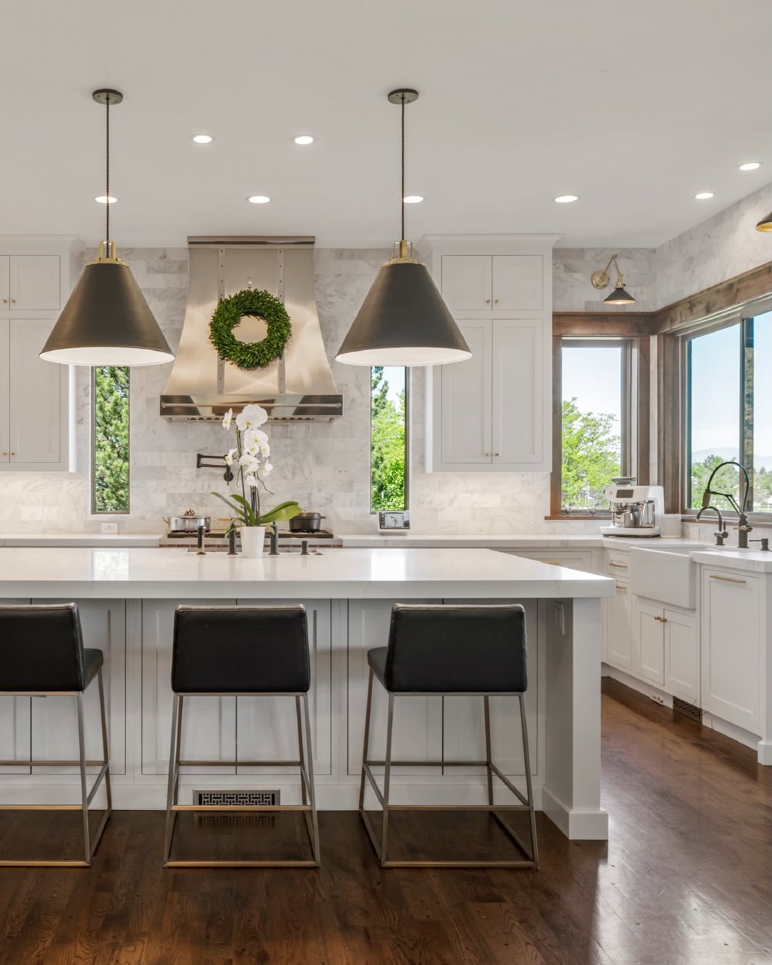 ✨Just Listed! ✨

Poised on one of the neighborhood&rsquo;s largest lots overlooking the golf course, this mountain contemporary estate captures breathtaking year-round Front Range and Foothills views in every direction. // 617 corona court // indian 