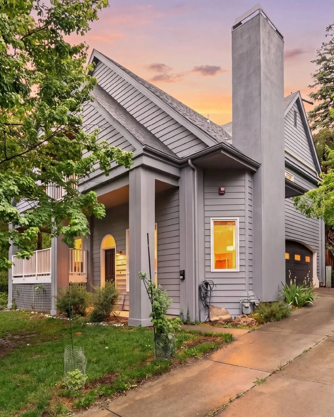 ✨Just Listed! ✨

This inviting Mapleton Hill residence offers a rare blend of tranquility and proximity to Boulder&rsquo;s coveted amenities and trail systems. // 553 pearl street // mapleton hill // listed by @milehimodern for $2,580,000

#milehimod