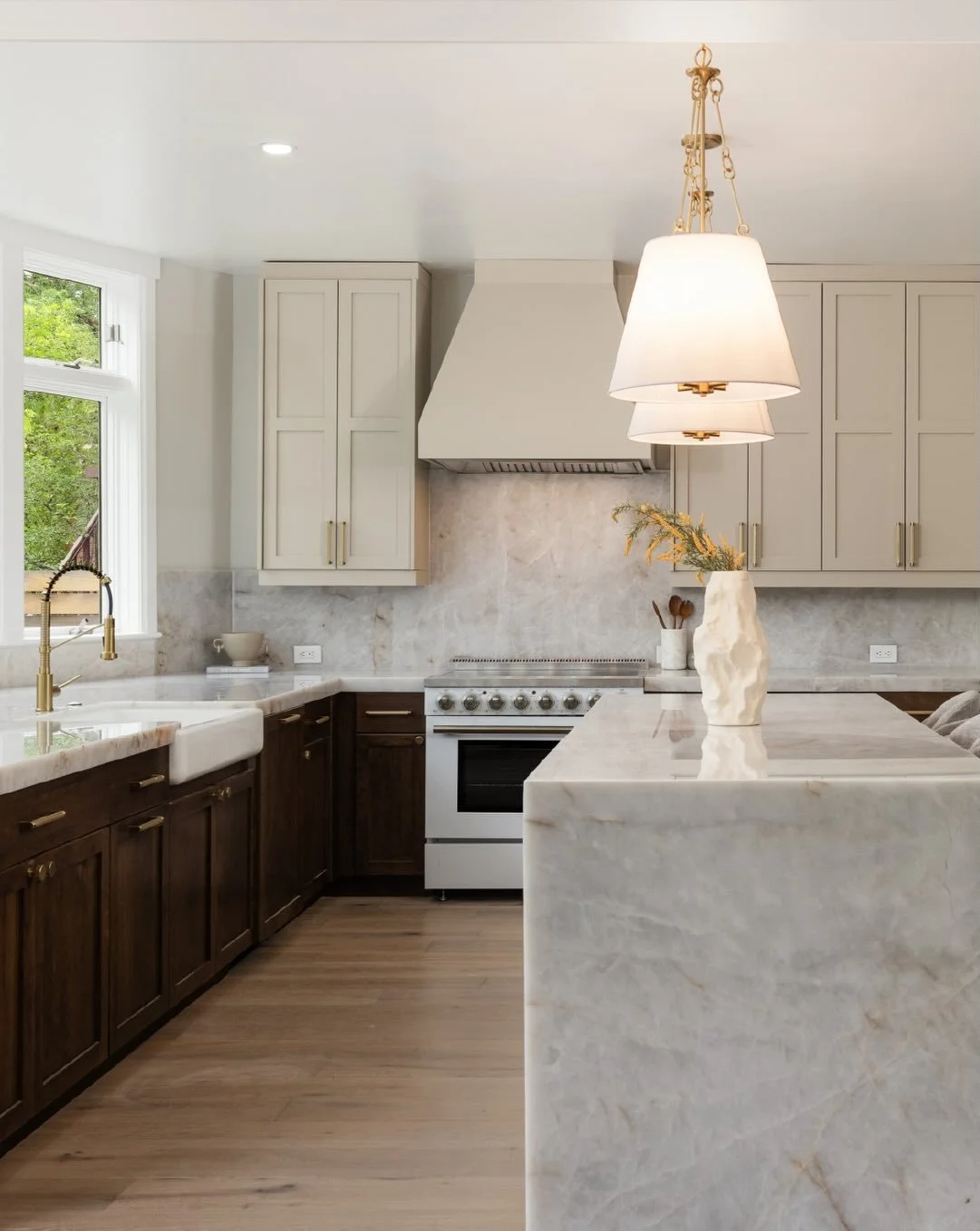 This one is sooo pretty. ✨

Positioned on one of Boulder&rsquo;s most prestigious streets in Mapleton Hill, this comprehensively reimagined residence has been redone from top to bottom with an unwavering commitment to luxury and craftsmanship. // 223