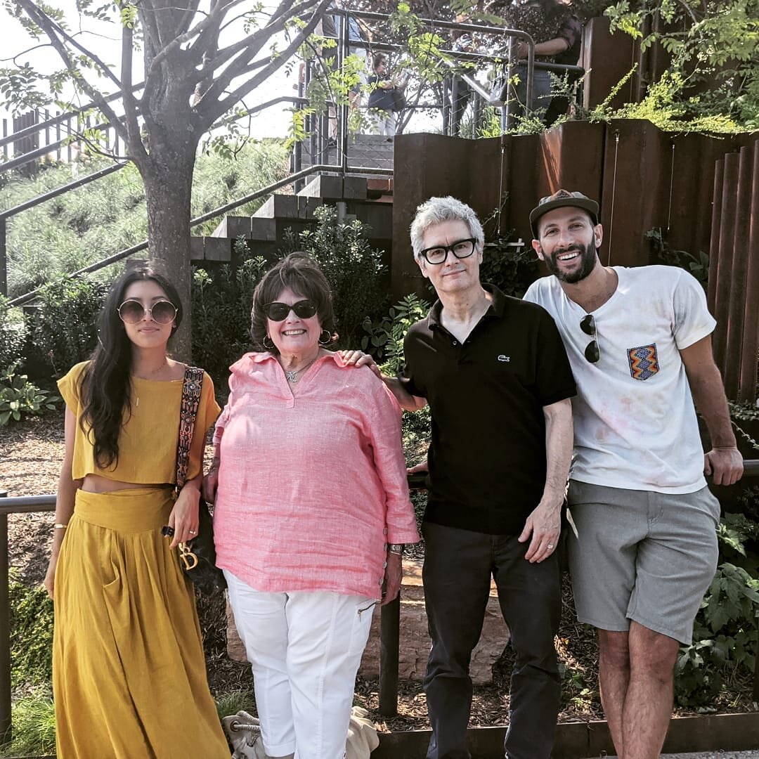 Holiday weekend photo diary part II: post-covid mini cousin reunion ❤️, tourist haven family photo ops 📷, and that time when Alex said @bri_hannaa and I were dressed like ketchup and mustard 🌭