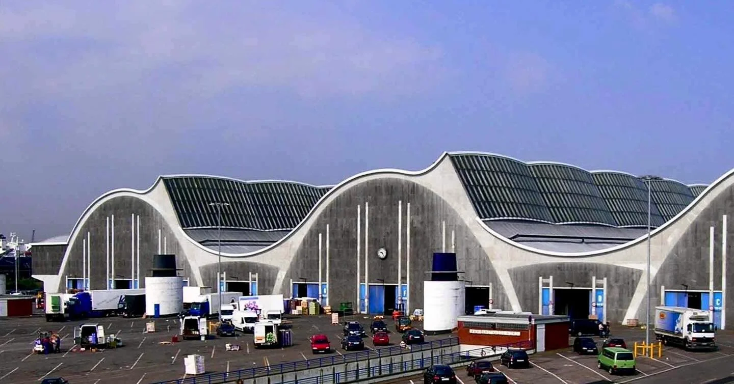 Wusstet Ihr, dass die Mandarinen, N&uuml;sse und Orangen auf Euren Weihnachtstellern aus einem historischen Wahrzeichen gro&szlig;er Ingenieurbaukunst in Deutschland kommen - der Gro&szlig;markthalle Hamburg? Gegen&uuml;ber des Oberhafens werden auf 