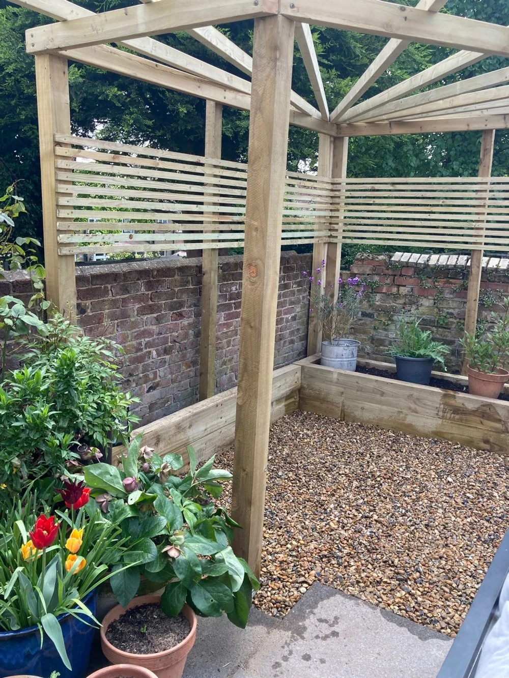 "After" space, pergola, raised bed & horizontal screening, Kirkdale SE26