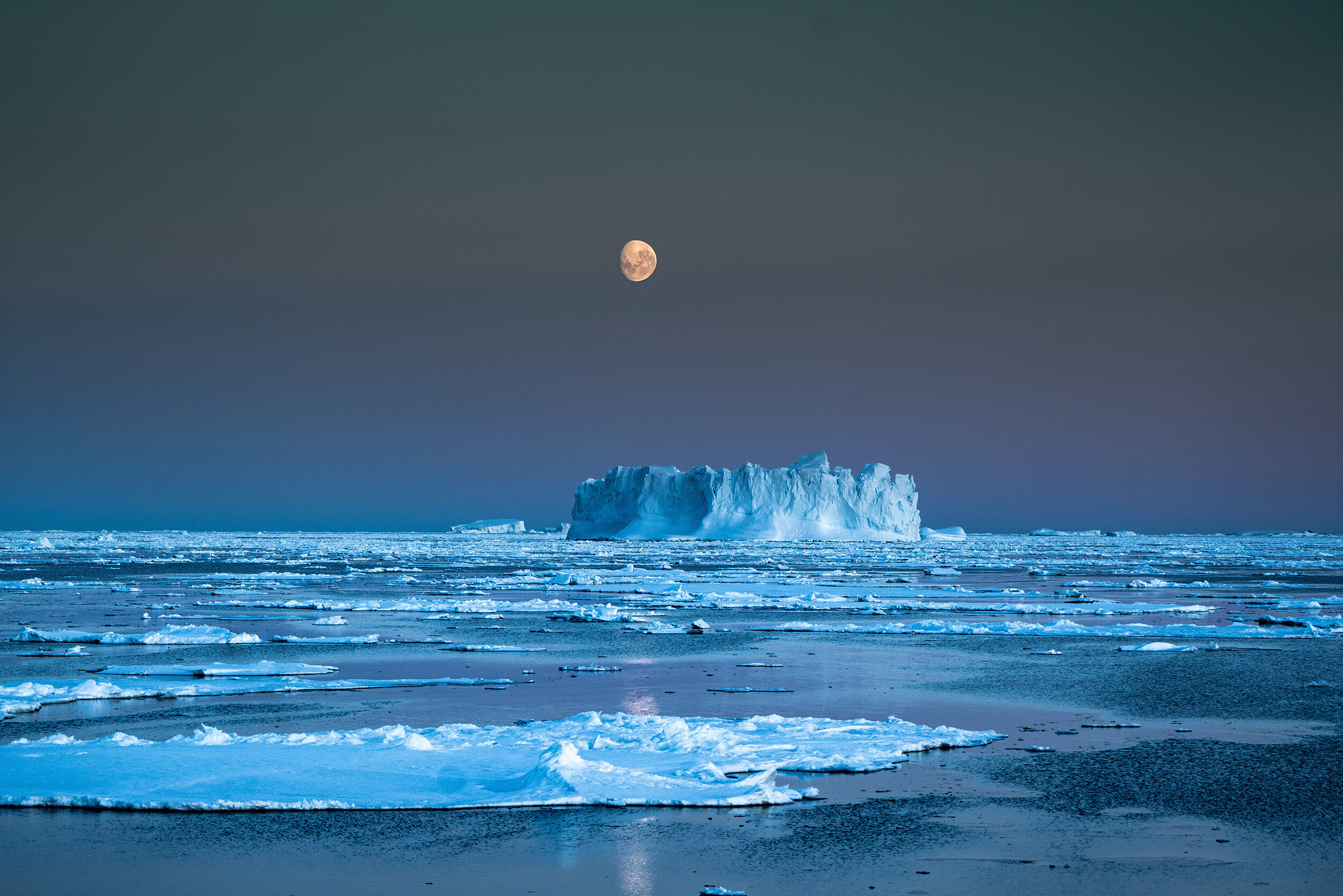 MC-2am-moonrise-Antarctica.jpg