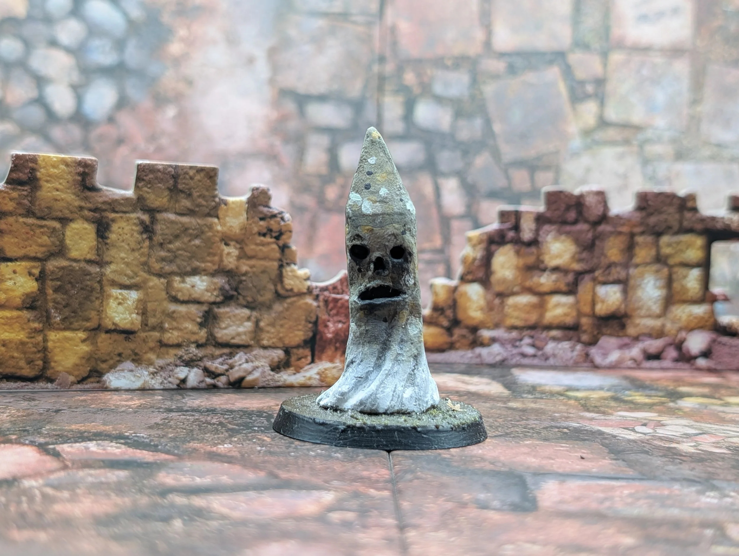MOLDMOLDMOLD Haunted House: The Stare (32mm)