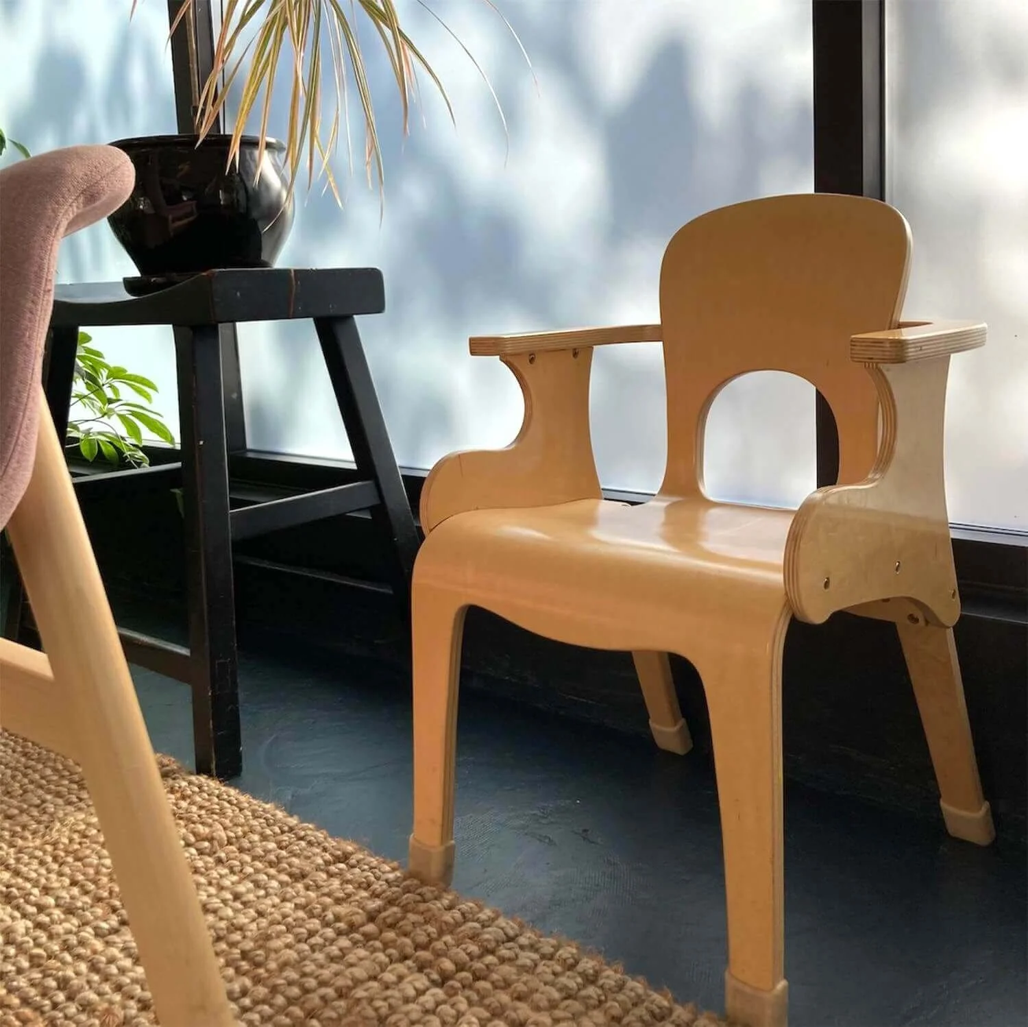 Kid's chair in Klinik waiting area