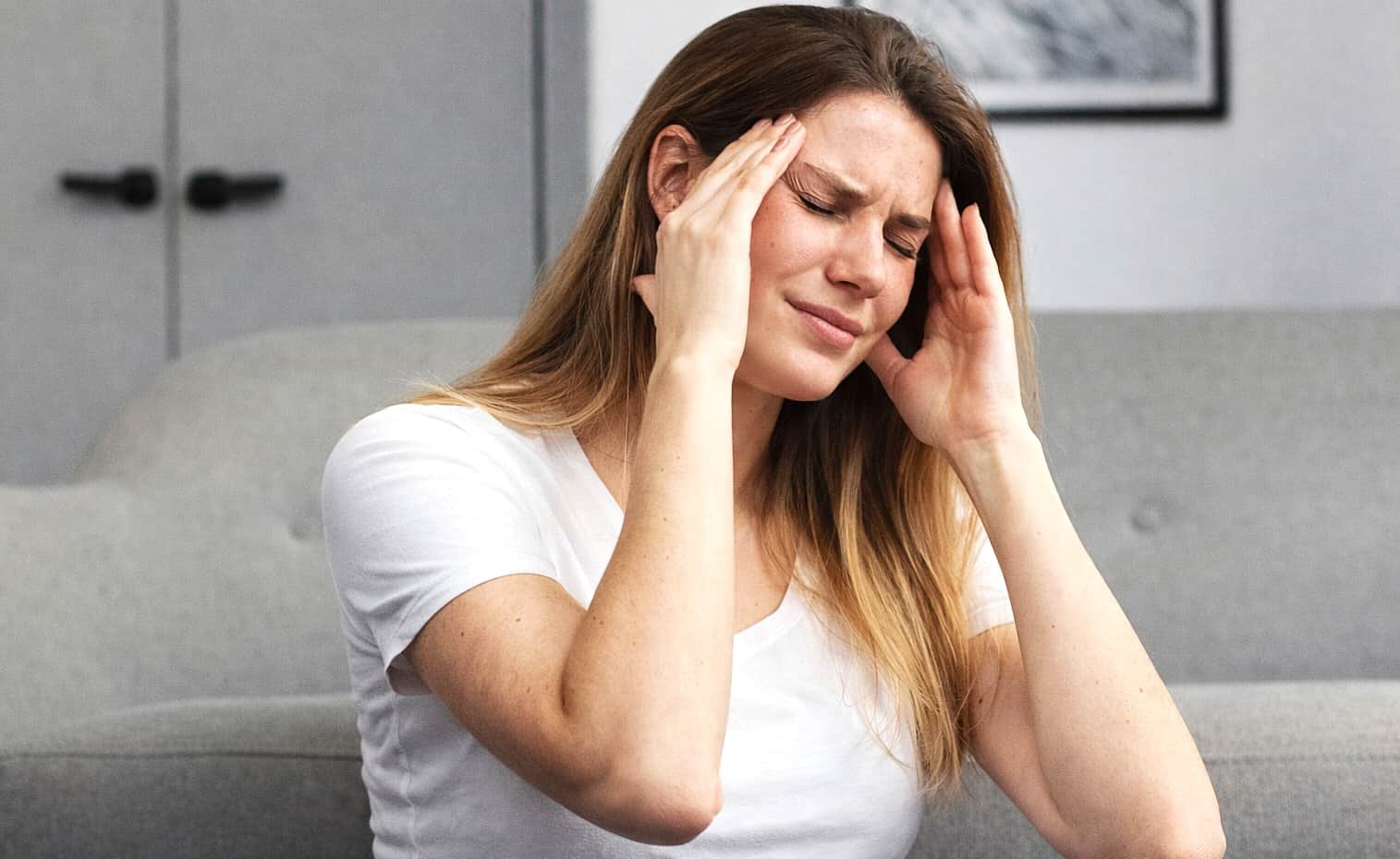 headaches-rid-of-marijuana-female