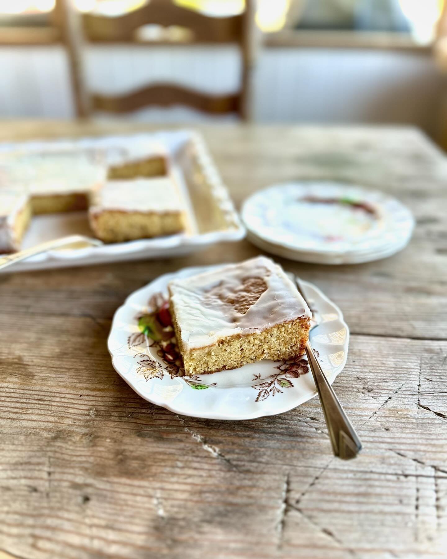 Did a little recipe testing over the weekend. This is my grandmaw&rsquo;s Banana Coffee Cake with Thin Butter Icing. 
I can&rsquo;t eat bananas, they make me sick, but sometimes I can eat bananas baked in something. Well, this is something! It was go
