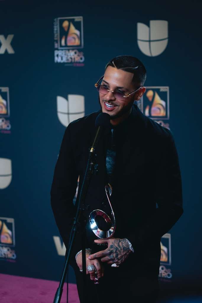 Roa es nombrado como el artista latino en ascenso por Billboard y anuncia su primera gira