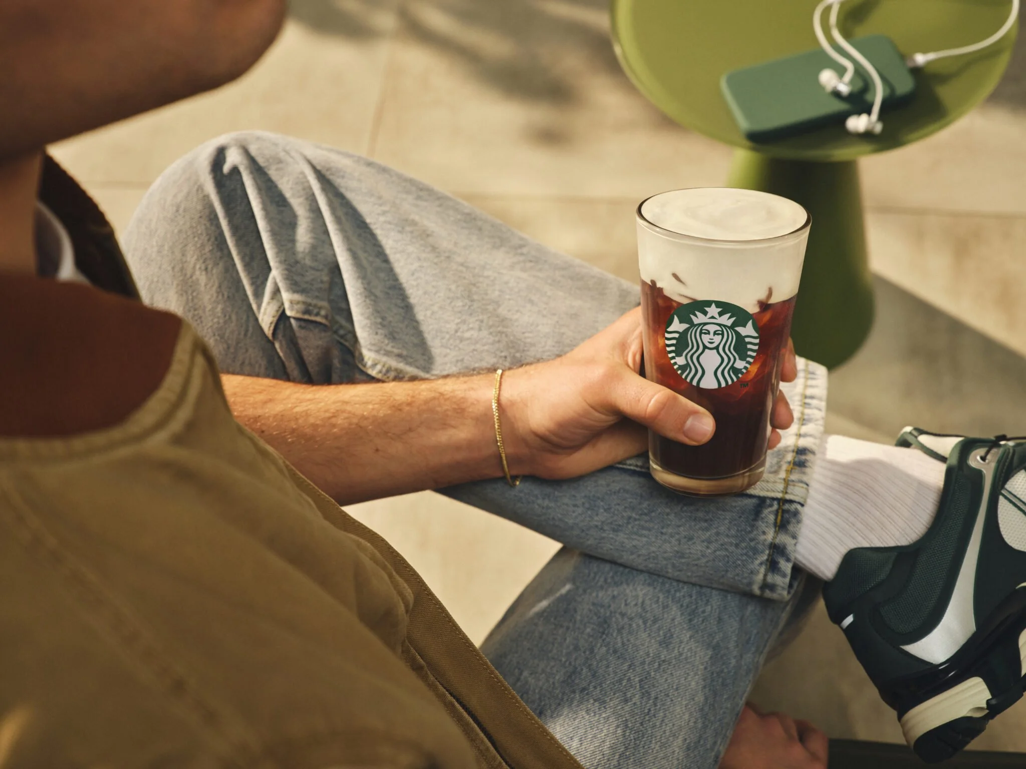 Starbucks presenta bebidas con Protein Cold Foam y una colección de productos inspirados en el deporte en Puerto Rico