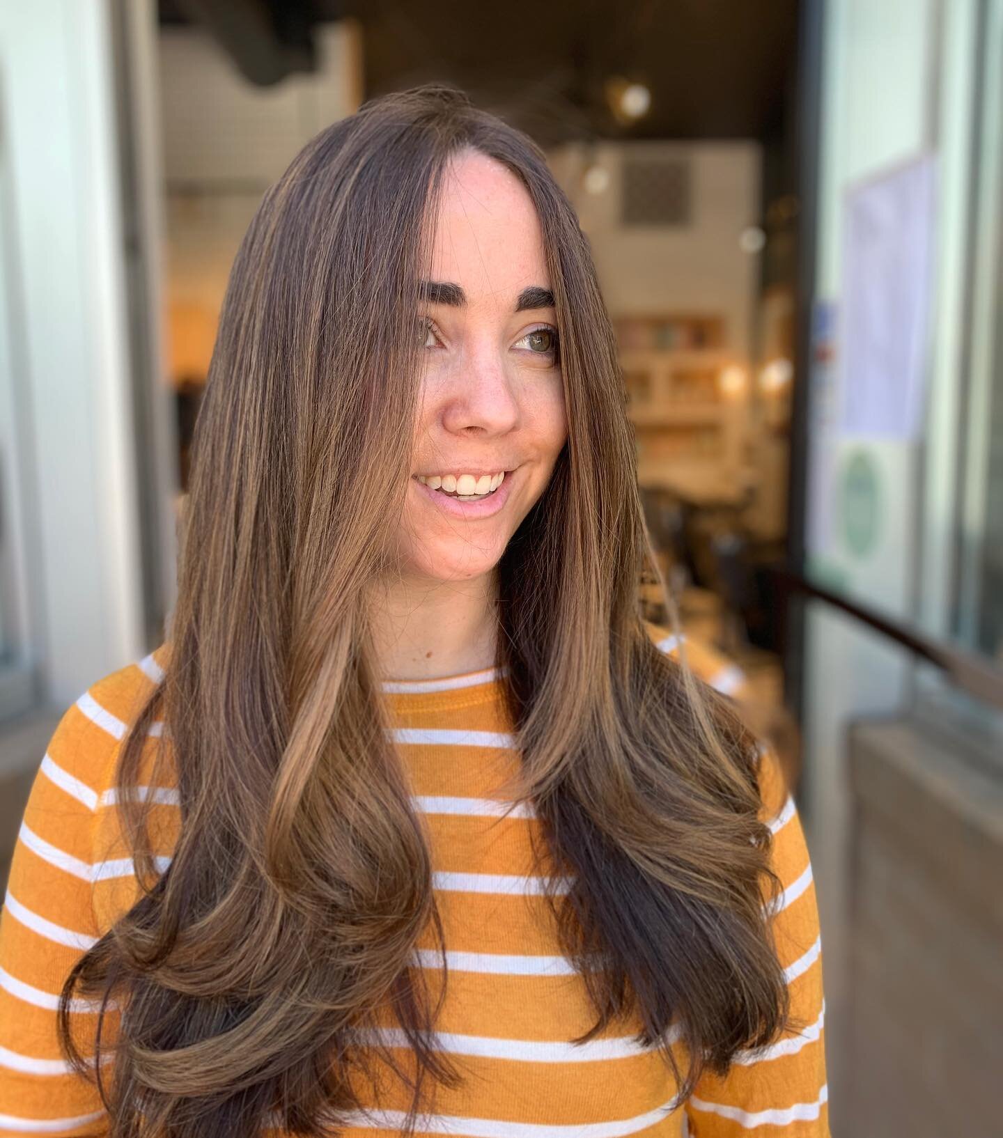 GLOSSY!  Re fresh this Three month balayage grow out with just a gloss #glossmakeseverythingbetter #balayage #dedhamstylist #hairfordays @kcarden @philosophehair