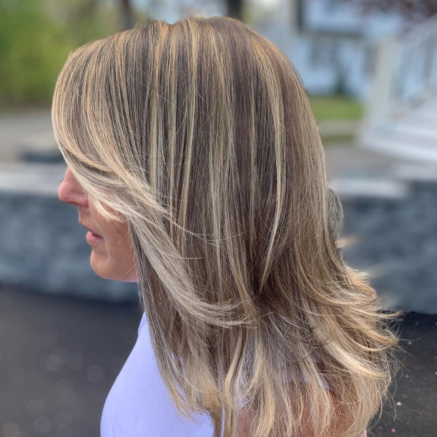 Taking her from foils to balayage. #balayagehair #balayagedandpainted #dedhamstylist #bostonstylist