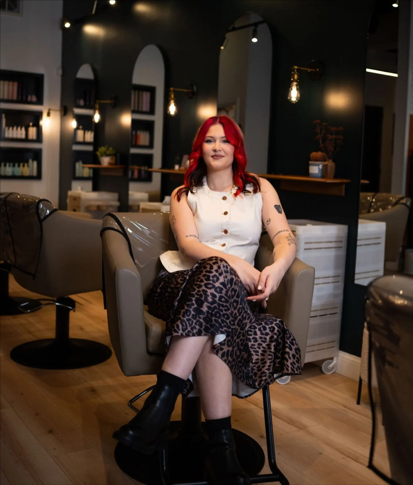 ✨ Meet Olivia ✨
Six months ago, fresh out of hair school, Olivia joined us at Philosophē—and we seriously hit the jackpot. With a heart of gold, killer communication skills (thanks to her daycare days!), and a talent for making every guest feel
