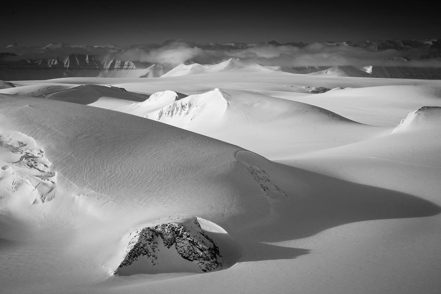 I find black and white images challenging to get right especially with natural light but I am quite happy with this one. What do you think? 

#svalbard #visitsvalbard #visitnorway #norway #blackandwhitephotography #bw #blackandwhite #mountains #mount