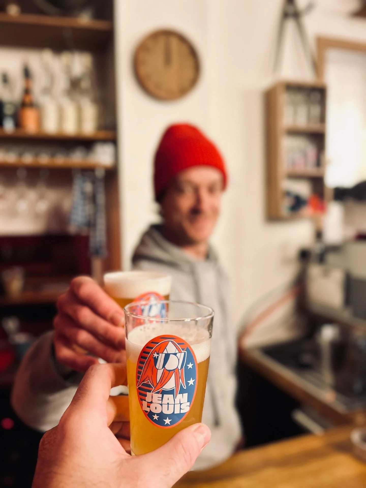 Jean-Louis s&rsquo;installe chez Simo.
Premi&egrave;re bi&egrave;re tir&eacute;e, et pas la derni&egrave;re 🍺

📍100 R. Quincampoix, 75003 Paris