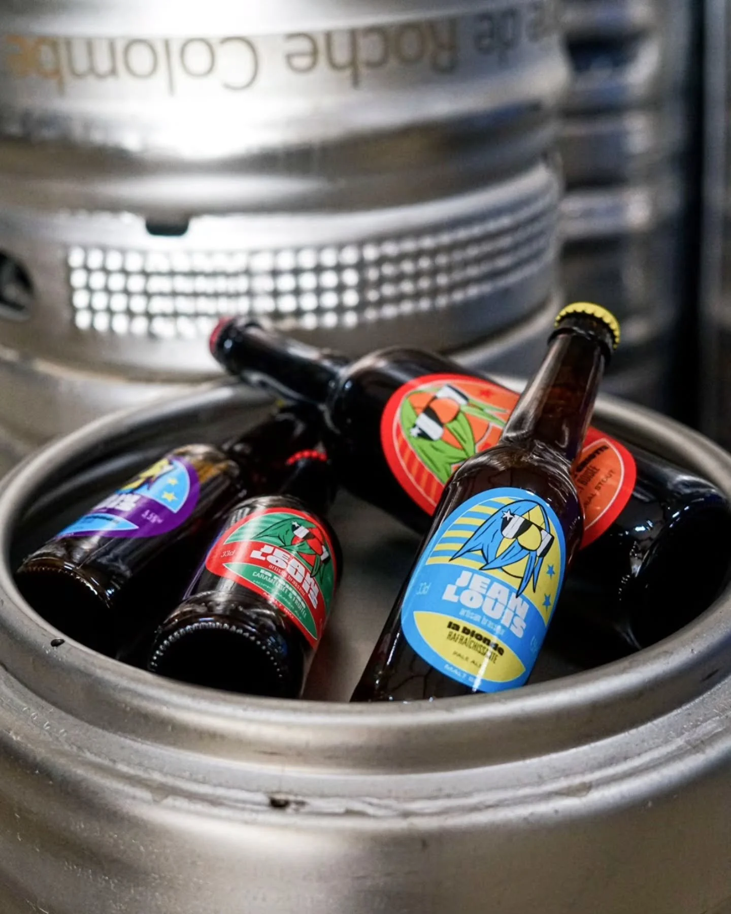 Jean Louis n'a pas brass&eacute; sa bi&egrave;re lui-m&ecirc;me.

Il a pr&eacute;f&eacute;r&eacute; laisser faire les pros de la Brasserie de Roche Colombe &agrave; Valence.

C'&eacute;tait plus s&ucirc;r pour tout le monde ! 😅

🏡 Chemin des Marlhe