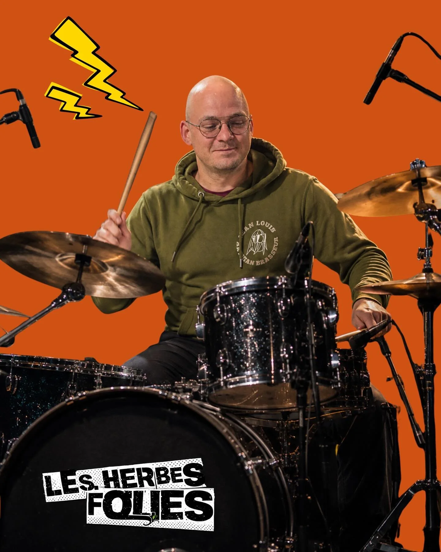 FLO LE BRASSEUR PASSE DERRI&Egrave;RE LES FUTS DE BATTERIE 🥁🍺

Vous le connaissez pour ses bi&egrave;res.
Vous allez bient&ocirc;t le d&eacute;couvrir en mode punk-rock. 🤘

Notre brasseur Flo monte sur la sc&egrave;ne du Saloon avec son groupe Les