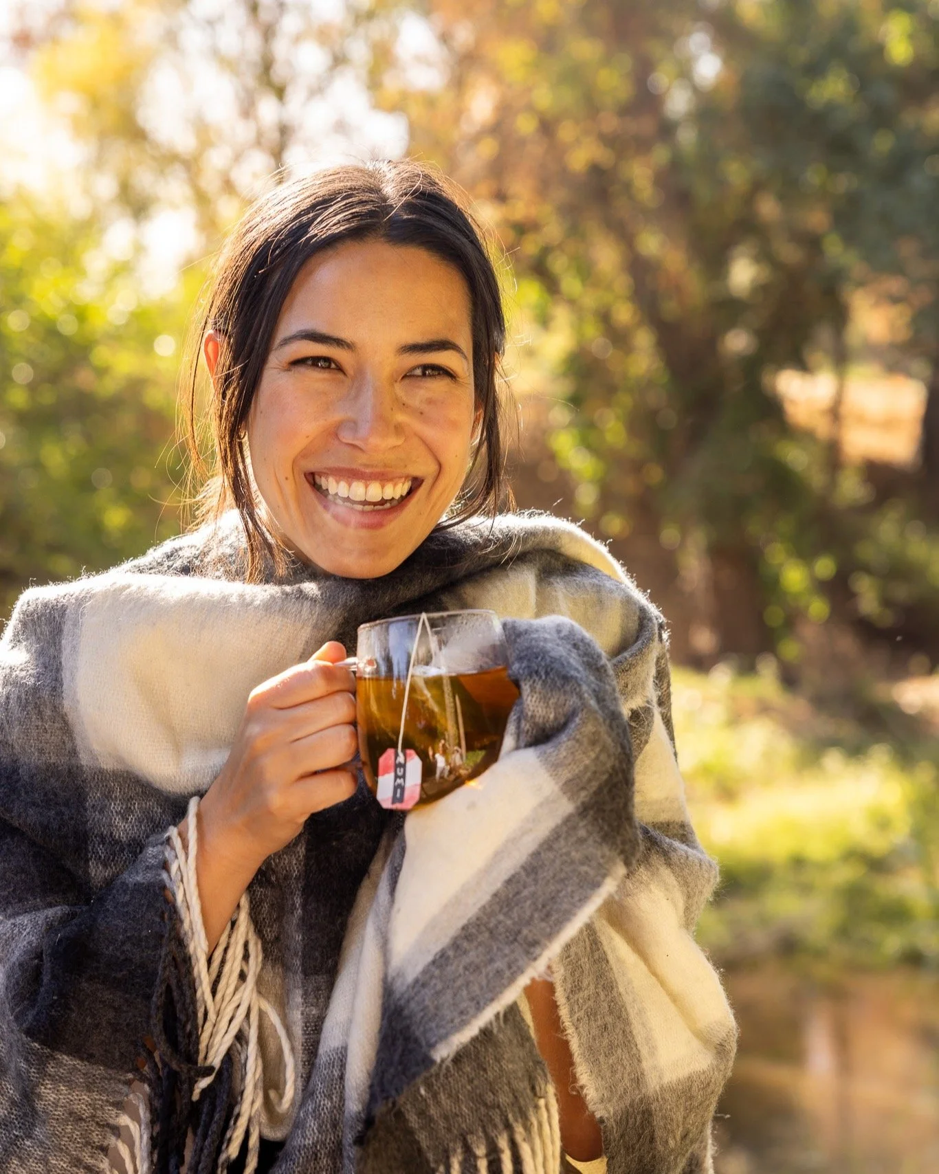 Highlights from campaigns shot for @numiorganictea Captured across two separate campaigns, utilizing the organic beauty of natural light. It remains my preferred way to shoot, especially for brands rooted in nature.