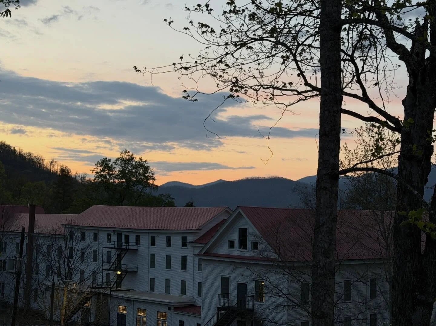 Fellowship that includes laughter, great conversation, and spiritual growth is a gift! Add in perfect weather in the beautiful Blue Ridge Mountains and you have the recipe for a wonderful weekend with church friends.