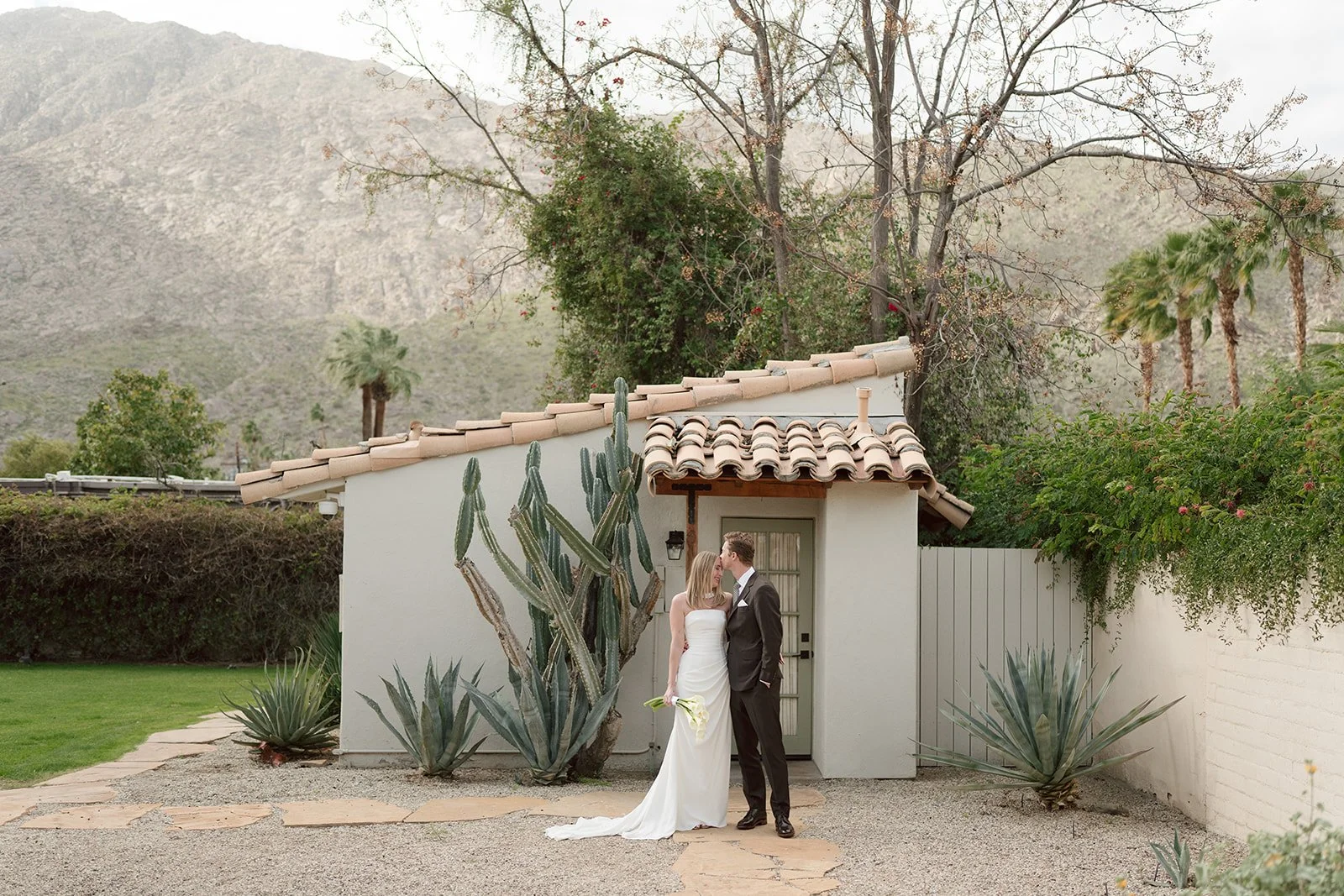 palm-springs-bougainvillea-wedding-casa-cody43.jpg