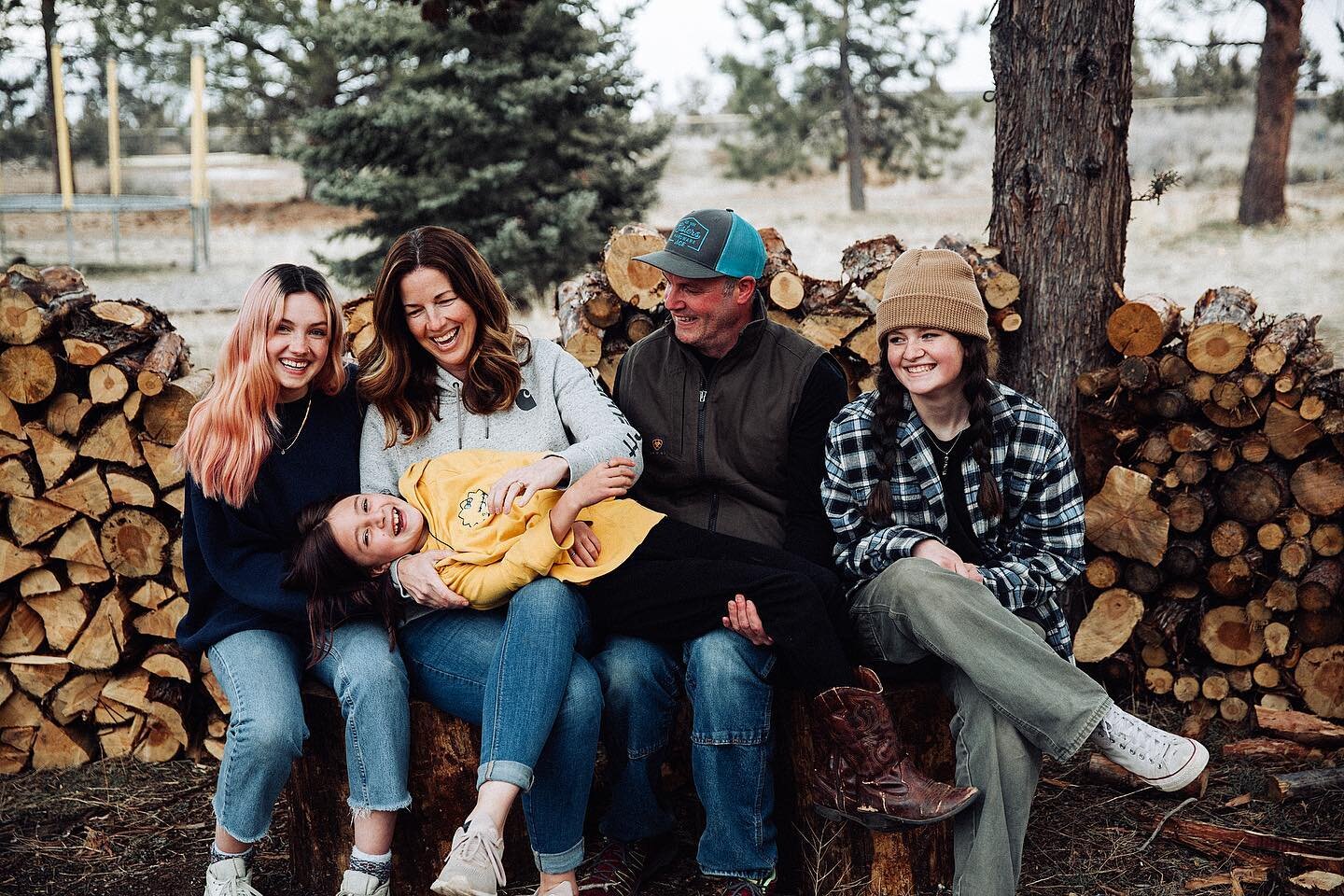 Using Easter as an excuse to post a family photo. I can still count on one hand how many times we&rsquo;ve done family photos and I&rsquo;m a photographer.Can anyone else relate? 😅 Now, back to dying our duck and chicken eggs from our farm. ✨🥚 Have