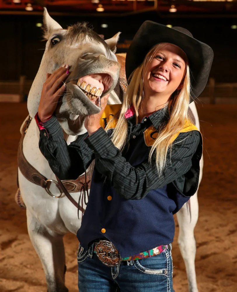 20160902 HorseSmileS01-ms.JPG