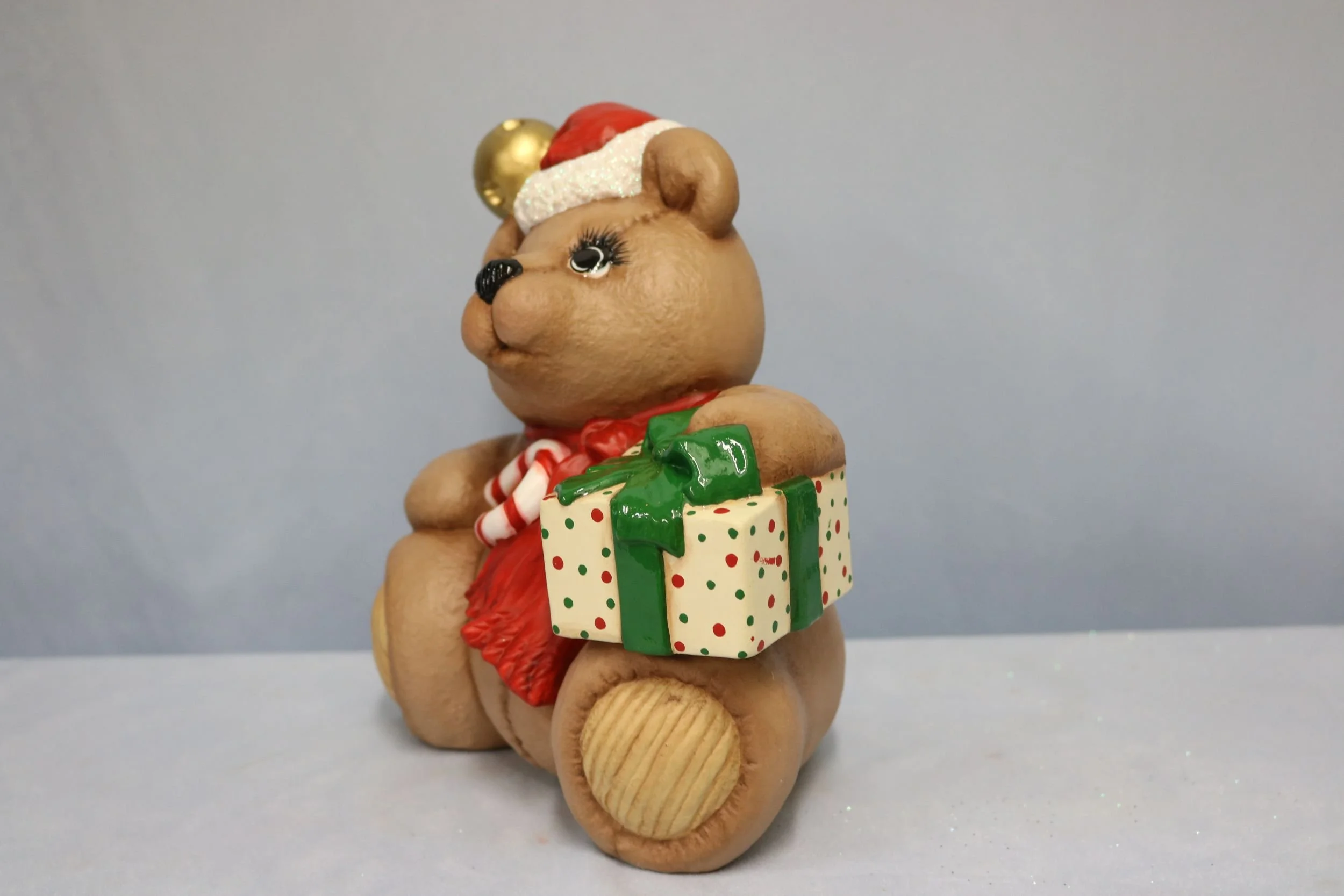 Bear with Gift 10.jpg