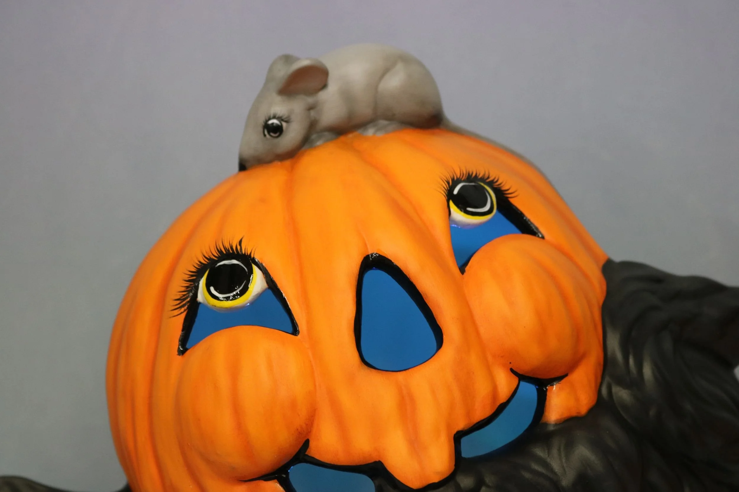 cat with Jack O lantern on back 7.jpg