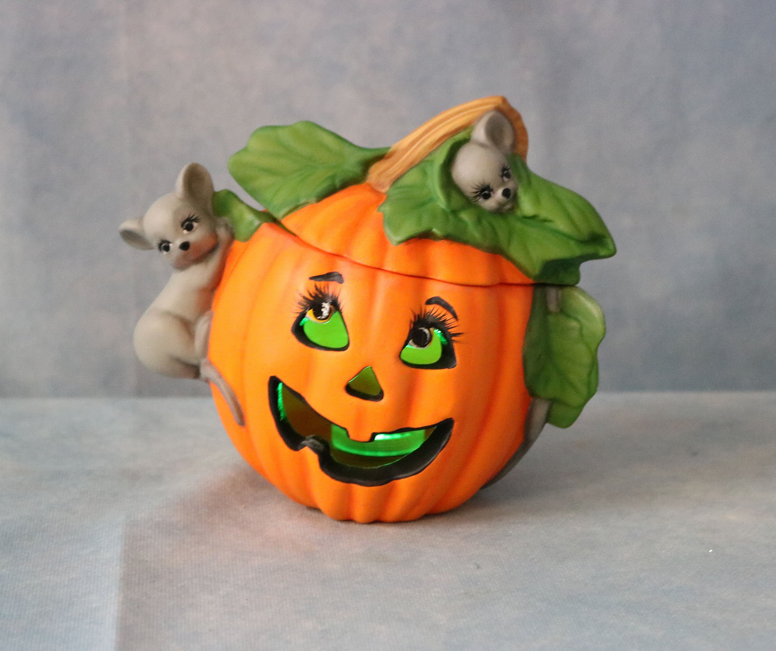 Pumpkin with Mice Ceramic